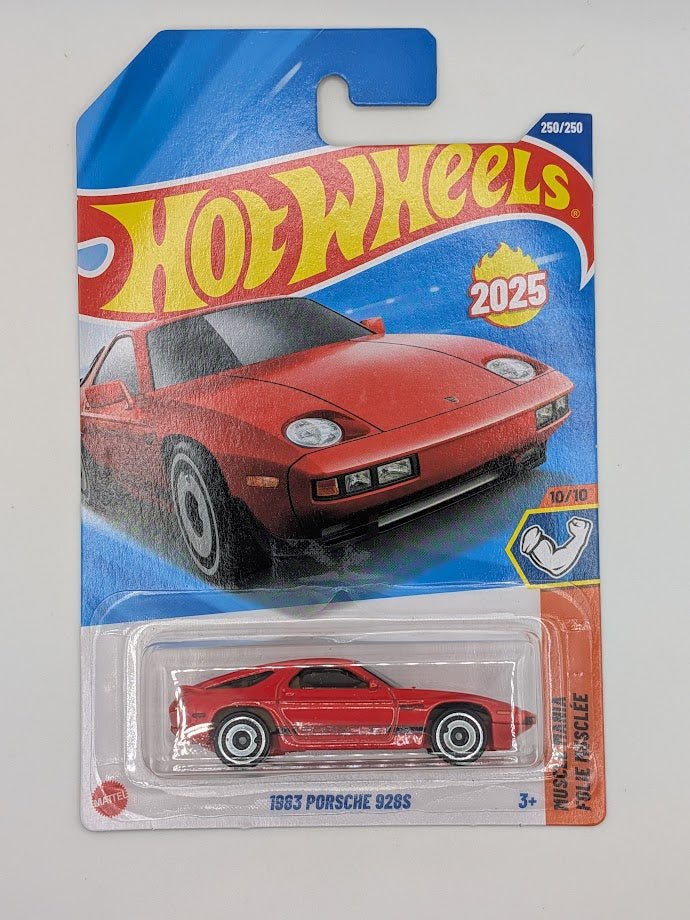1983 Porsche 928S Hot Wheels Long Card - Muscle Mania - 10/10 - OzzyBozzys